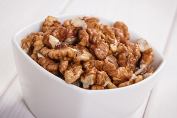 Walnuts containing zinc and dietary fiber, healthy nutrition