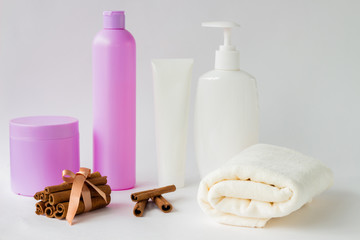 флаконы с фиалками