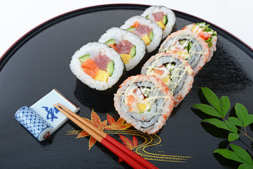 おいしそうなおカリフォルニアロール巻き
