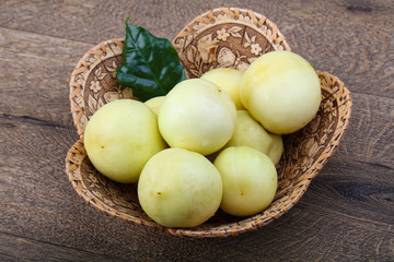 Nectarines in the bowl