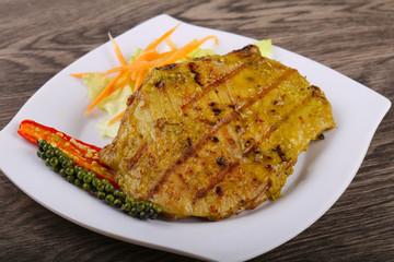 Grilled meat with green curry