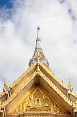 Fototapeta na wymiar Roof of Sothon Wararam Temple in Chachoengsao Province, Thailand