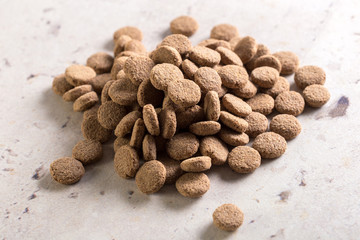 pets food on the floor