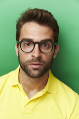 Obraz premium Blank faced guy in studio