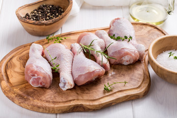 Raw chicken drumsticks