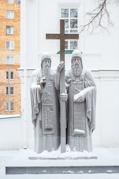 Nizhny Novgorod, Monument to St. Macarius Zheltovodskogo and Euphemia Suzdal