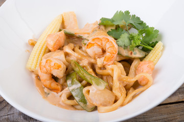 Thai noodles with shrimps