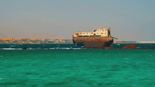 Затонувший корабль возле Шарм Эль шейха