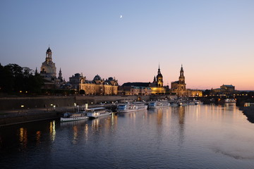 Fototapeta na wymiar Dresden am Abend
