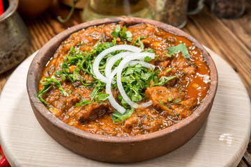 Homemade Slow Cooker Pot Roast with Carrots and Potatoes