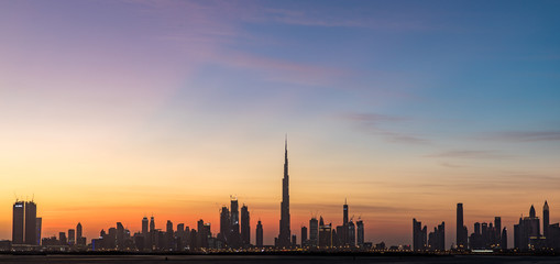 Fototapeta premium Dubai, UAE - Dec 17, 2016: Dubai skyline after sunset.