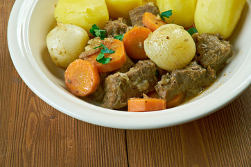 Braised beef in style Aveyron