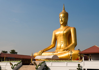 Obraz premium Golden big buddha statue
