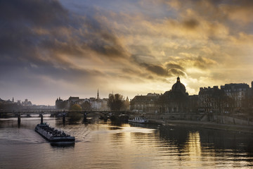 Fototapeta premium Paris Pont des Arts et Quai de Seine