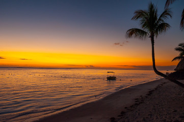 Fototapeta na wymiar Tropical Beach Sunset
