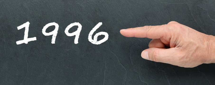 1996 à la craie et montrer du doigt sur ardoise