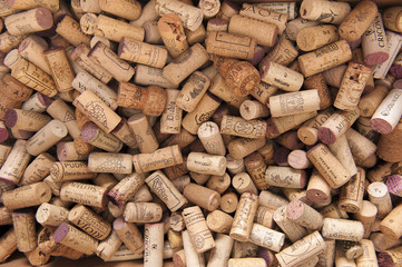 Natural corks for bottles 