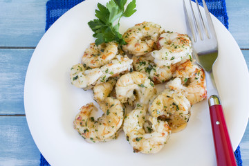 
Dish with prawns and prawns with garlic, with olive oil, garlic and parsley