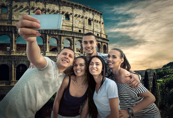 Fototapeta premium Self of Group friends on the one of the most popular travel plac