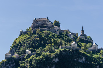 grosse burg auf berg