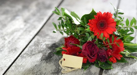 Blumengrüße zum Valentinstag oder Muttertag