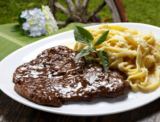 roast beef with pasta