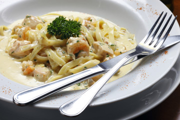 Large shrimp with pasta