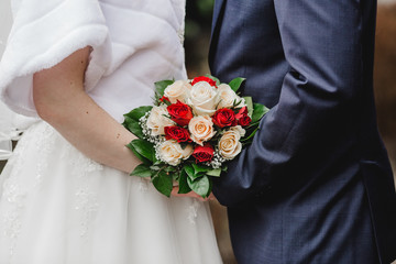 Obraz na płótnie Canvas Flowers wedding bride rings bouquet