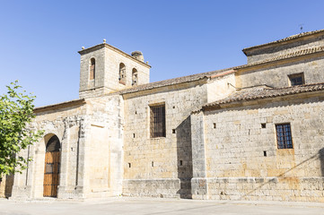 Fototapeta na wymiar San Pedro Apóstol church in Itero de la Vega, province of Palencia, Castile and León, Spain