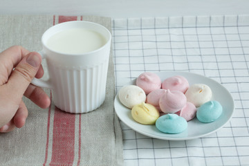 Colored meringue with milk.