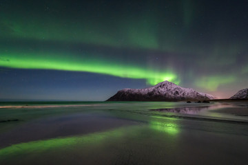 Fototapeta na wymiar Polarlicht an der Küste
