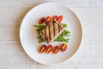 tuna steak with salad