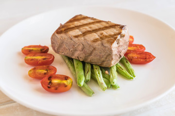 tuna steak with salad