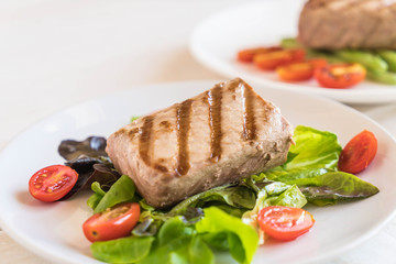 tuna steak with salad