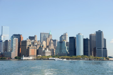 Fototapeta na wymiar Manhattan skyline in the water front