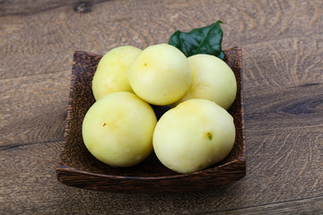 Nectarines in the bowl