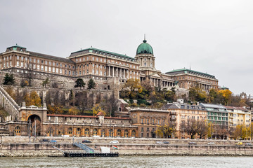 Fototapeta na wymiar A view of the Royal Palace in Budapest at autumn