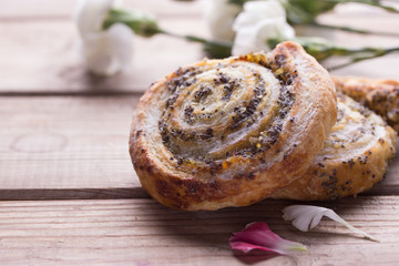 Buns with poppy seeds
