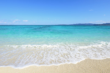 沖縄の美しい海とさわやかな空
