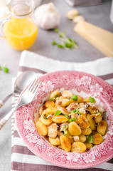 Roasted gnocchi with chicken