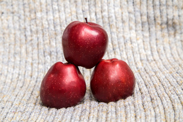 apples are red