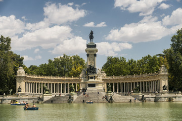 Fototapeta na wymiar Madrid (Spain): Buen Retiro park