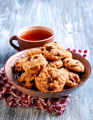 Muesli crunchy cookies on table