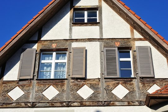 Renovated House-Front with tiled Roof (Ziegeldach)
