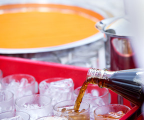 Pour water in the party