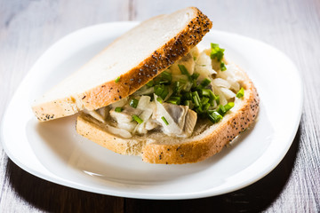 sandwich with herring
