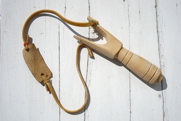 Catapult with loss elasticity