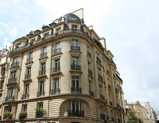 Fototapeta na wymiar Immeuble parisien