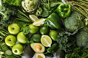 Fotobehang Verscheidenheid aan groene groenten en fruit © fahrwasser