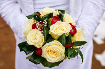 wedding bouquet red roses